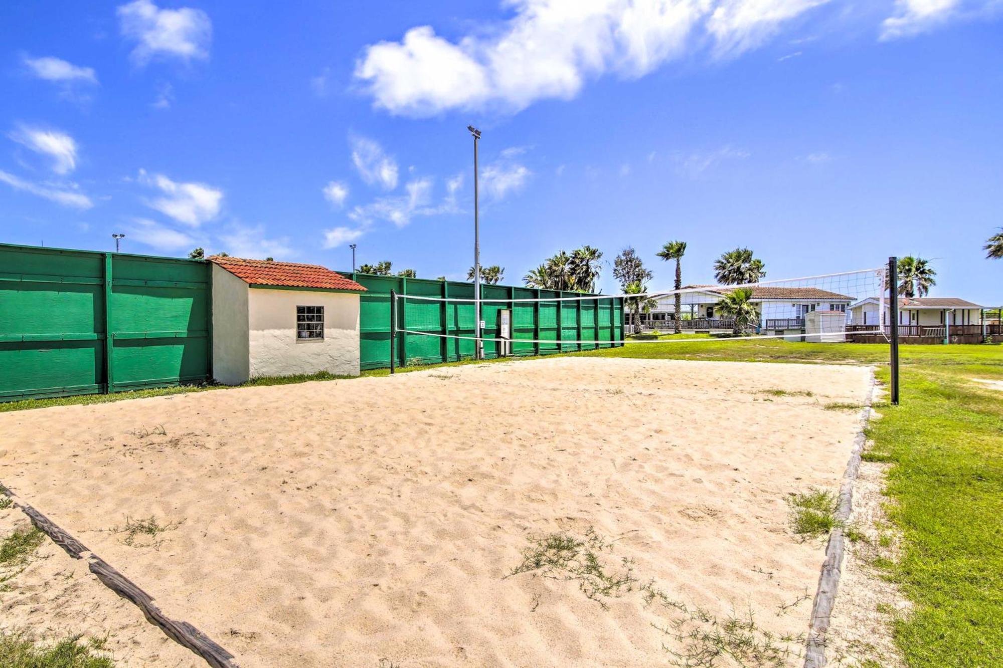 Sunny Port Isabel Golf Retreat, 5 Mi To Beaches! Villa Exterior photo