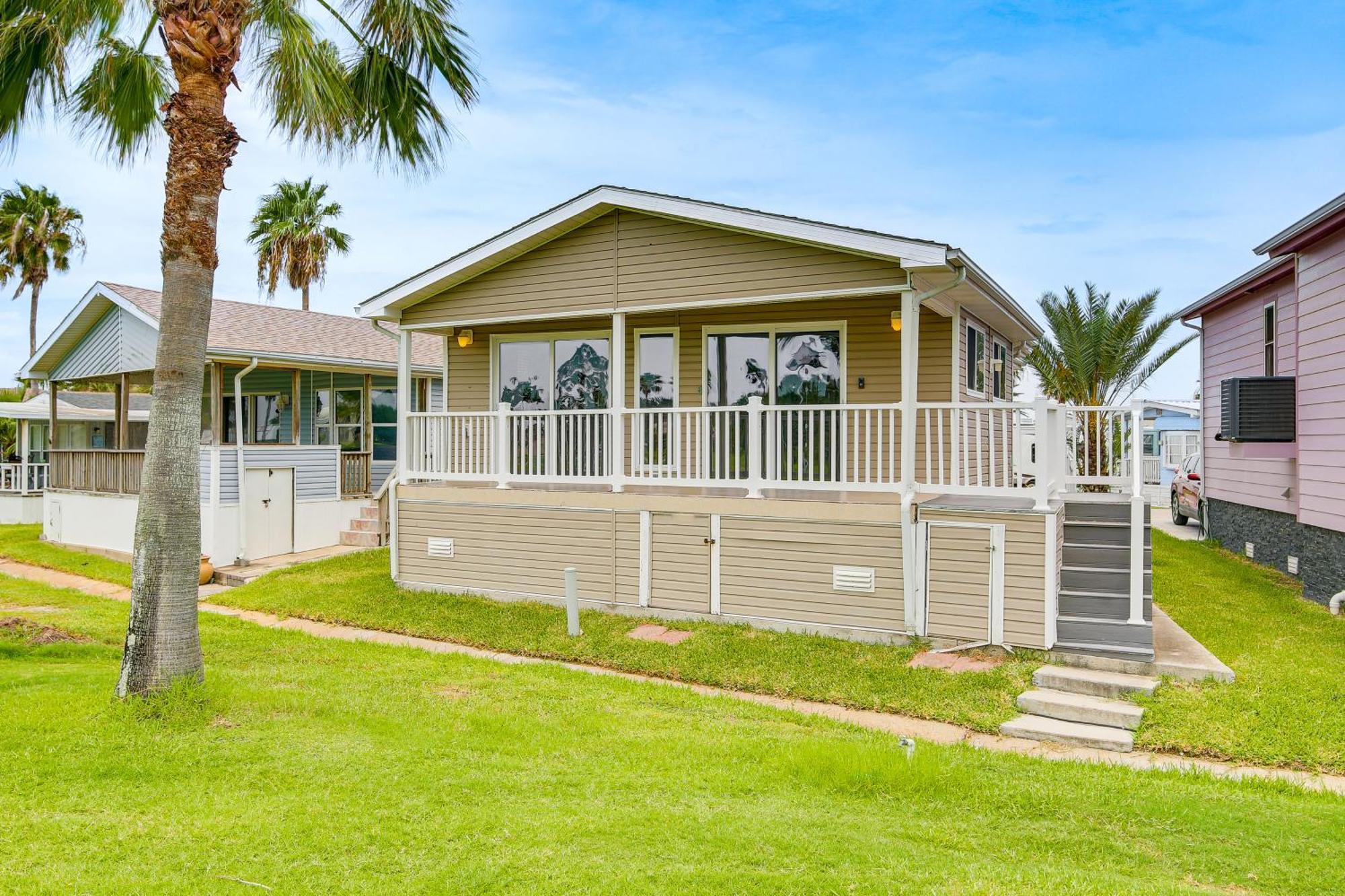 Sunny Port Isabel Golf Retreat, 5 Mi To Beaches! Villa Exterior photo