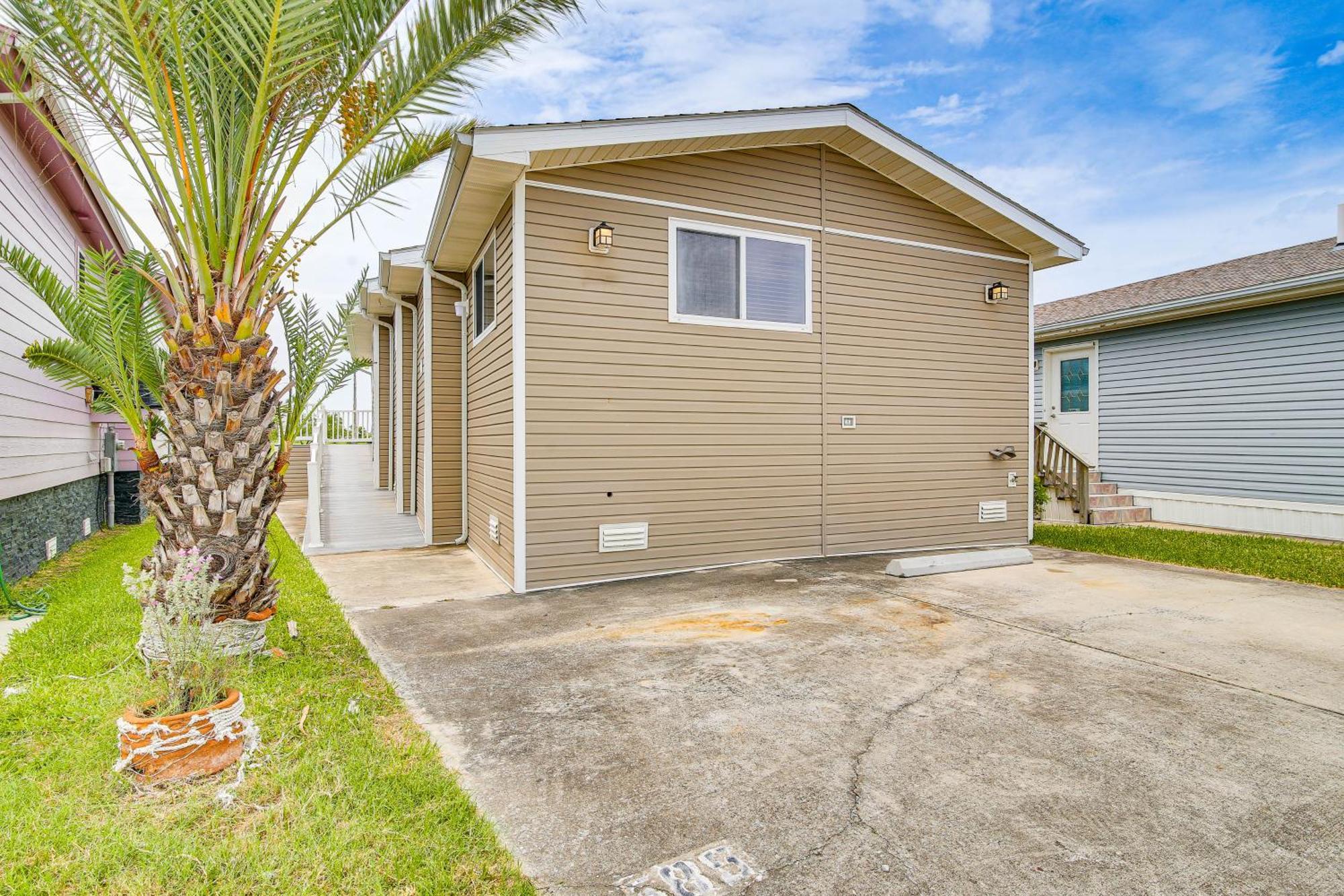 Sunny Port Isabel Golf Retreat, 5 Mi To Beaches! Villa Exterior photo